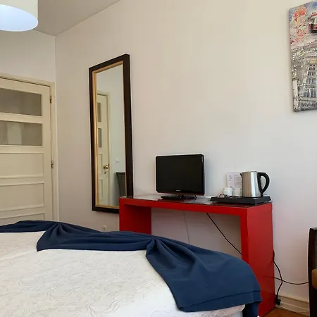 Discovery Benfica بيت ضيافة 3*