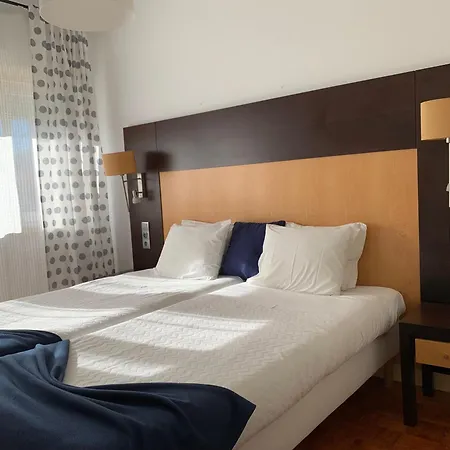 本菲卡探索公寓 3*