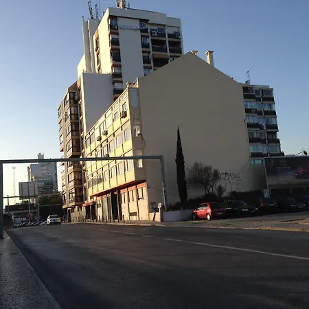 本菲卡探索公寓 3* Lisboa