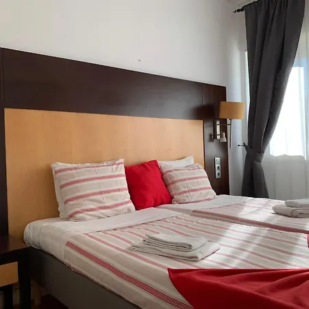 Guest house Discovery Benfica 3*